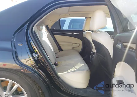 2015 Chrysler 300C z USA, uszkodzony, nr VIN 2C3CCAEG3FH791844